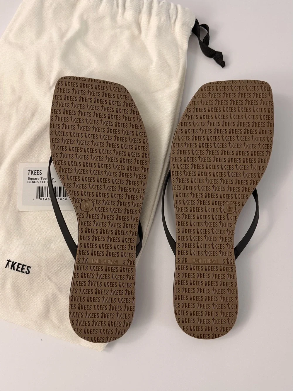 TKEES Black Minimal Square-Toe Flip Sandals - Picture 3 of 3